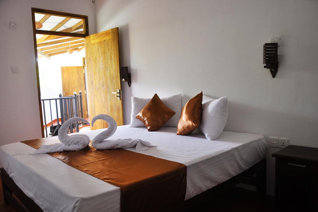 Coconut Garden House Hotel Udawalawe Exterior foto