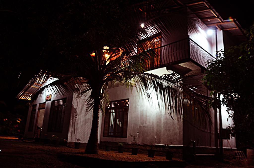 Coconut Garden House Hotel Udawalawe Exterior foto